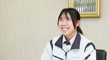 スタッフインタビュー