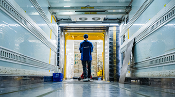 動画（1日の流れ・スタッフメッセージリレー）