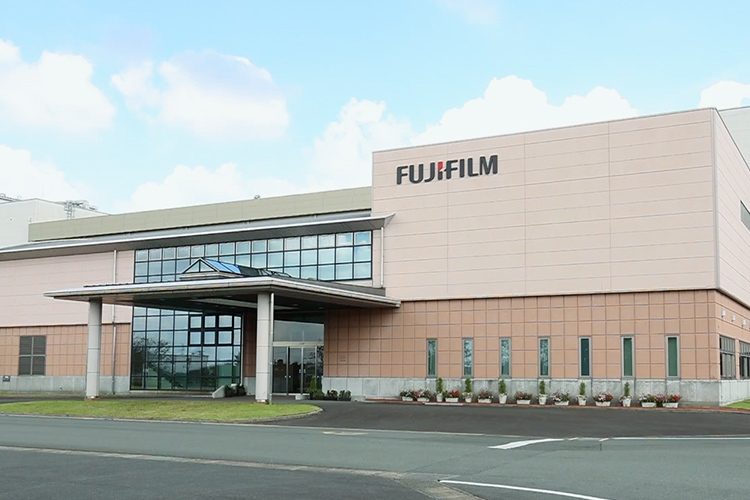 九州製造本部の外観写真