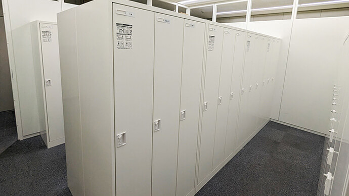 女性更衣室・化粧室の更新