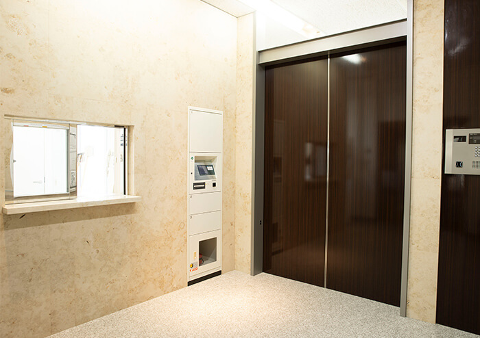 マンションエントランス