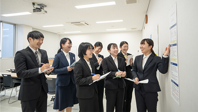 ピノキオ薬局の新人研修、実務で経験した症例を発表しています