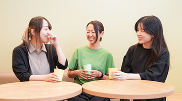 スタッフインタビュー