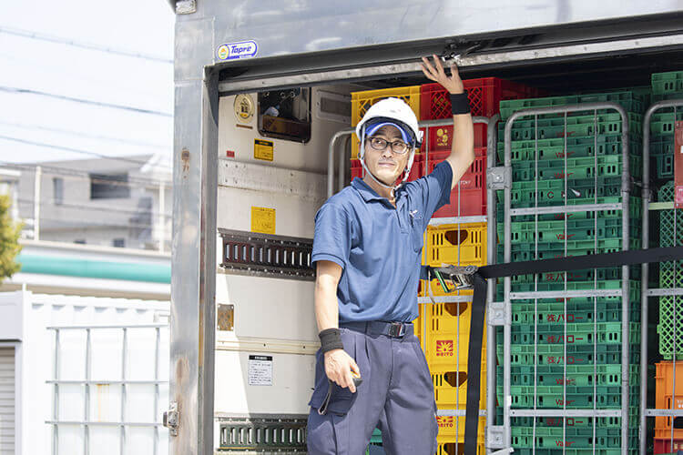 ②手積み・手降ろしなし、荷待ち待機ほぼなし